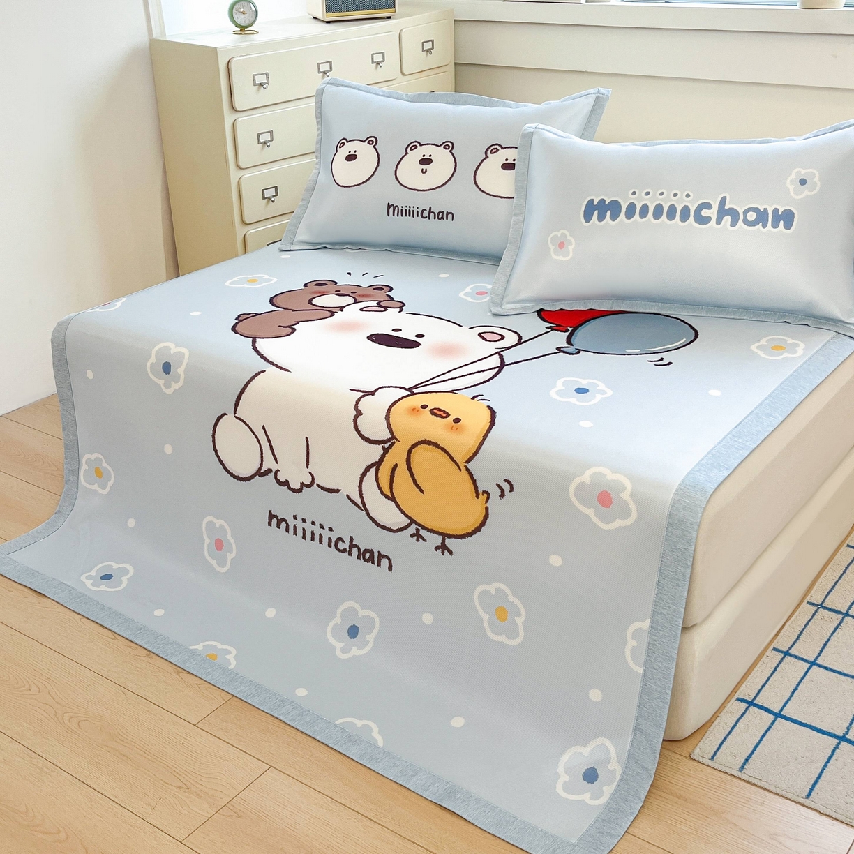 91家纺网 家纺一手货源 找家纺 博雅 2025新款miiiiichan正版权A类大版数码印花1200D冰丝凉席席子 熊仔派对