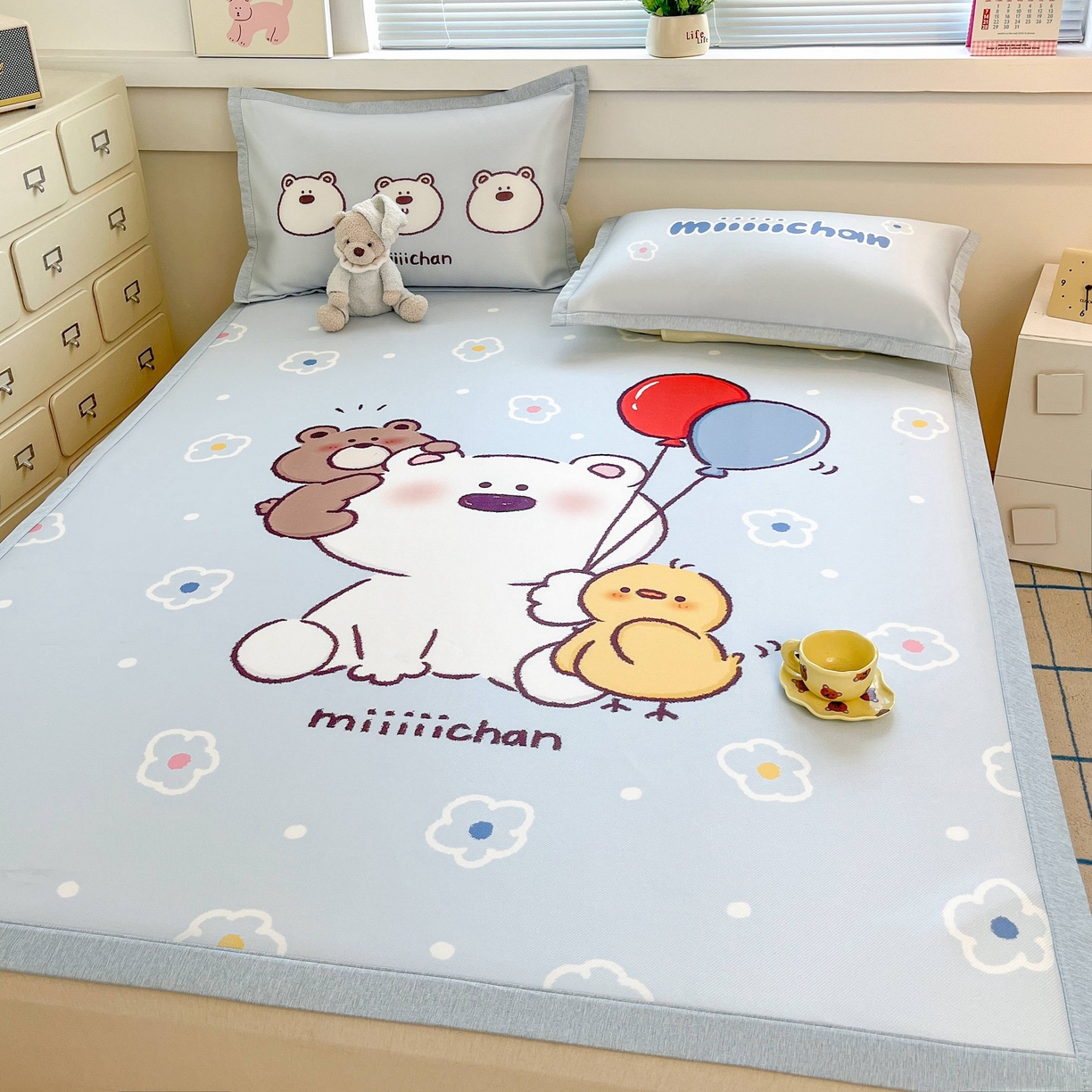 91家纺网 家纺一手货源 找家纺 博雅 2025新款miiiiichan正版权A类大版数码印花1200D冰丝凉席席子 熊仔派对