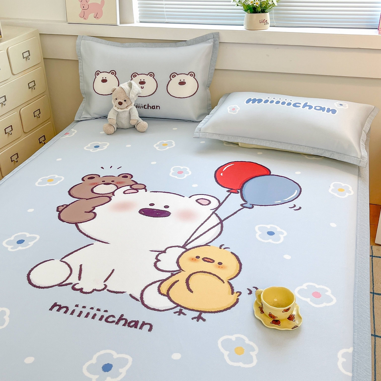 91家纺网 家纺一手货源 找家纺 博雅 2025新款miiiiichan正版权A类大版数码印花1200D冰丝凉席席子 熊仔派对