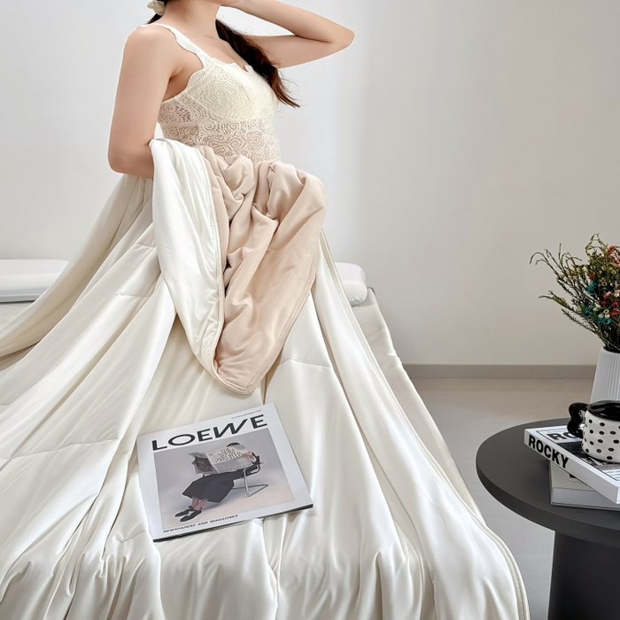 91家纺网 家纺一手货源 找家纺 兜米家居 2025亚朵同款夏季深睡被pro2夏凉被可机洗空调被透气被子 浅杏