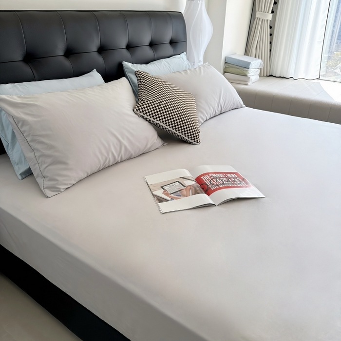 91家纺网 家纺一手货源 找家纺 兜米家居 2025新款亚朵星球同款简约纯色全棉床笠床罩＋枕套 薄雾灰