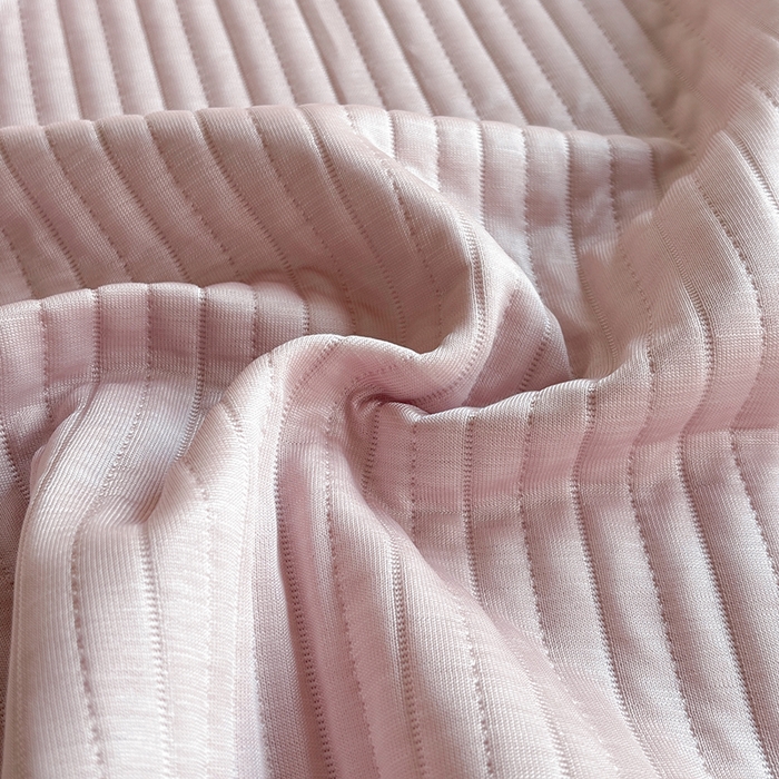 91家纺网 家纺一手货源 找家纺 金艾草 2025新款冰丝绸夏凉被 冰丝绸-嫩粉