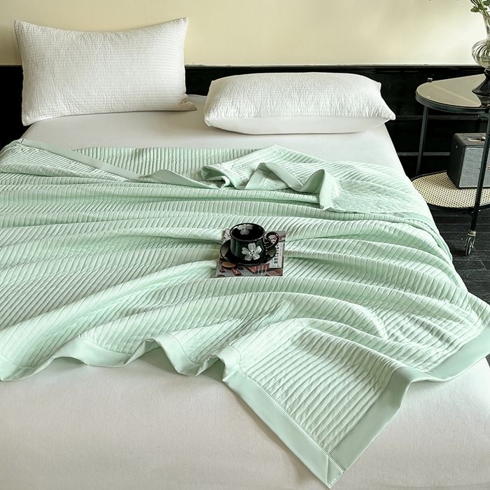 91家纺网 家纺一手货源 找家纺 金艾草 2025新款冰丝绸夏凉被 冰丝绸-薄荷绿