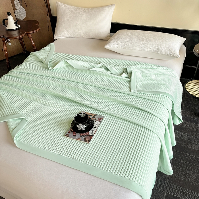 91家纺网 家纺一手货源 找家纺 金艾草 2025新款冰丝绸夏凉被 冰丝绸-薄荷绿