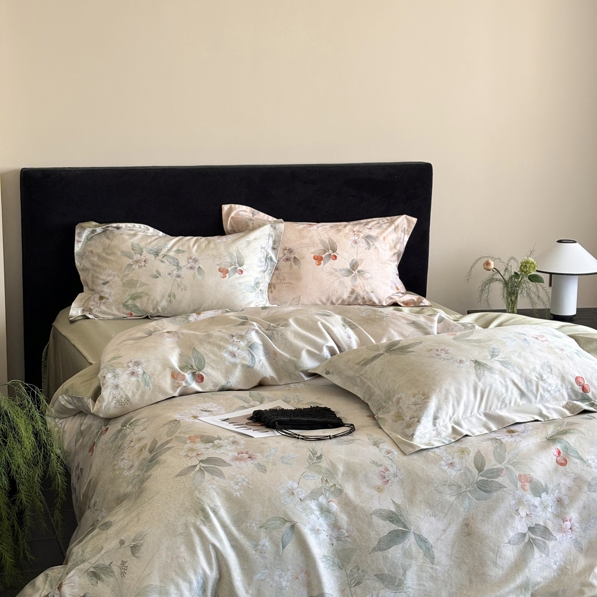 91家纺网 家纺一手货源 找家纺 鹿班家居 2025新款60S莱赛尔数码印花四件套-细雨润青（标准会员-20） 细雨润青-青色