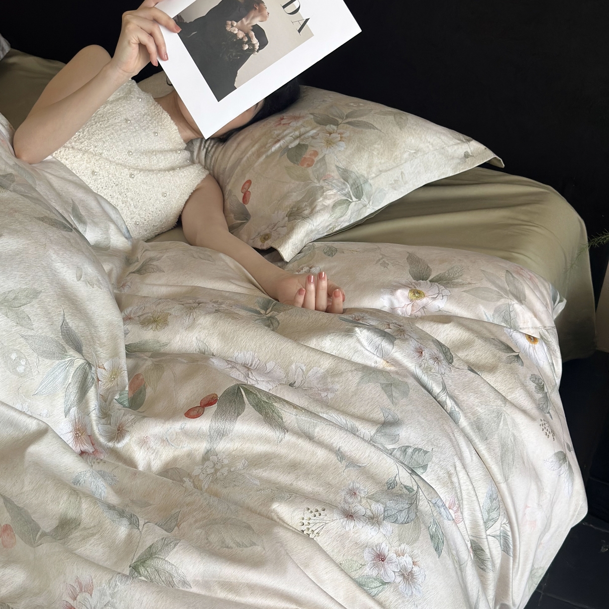 91家纺网 家纺一手货源 找家纺 鹿班家居 2025新款60S莱赛尔数码印花四件套-细雨润青（标准会员-20） 细雨润青-青色