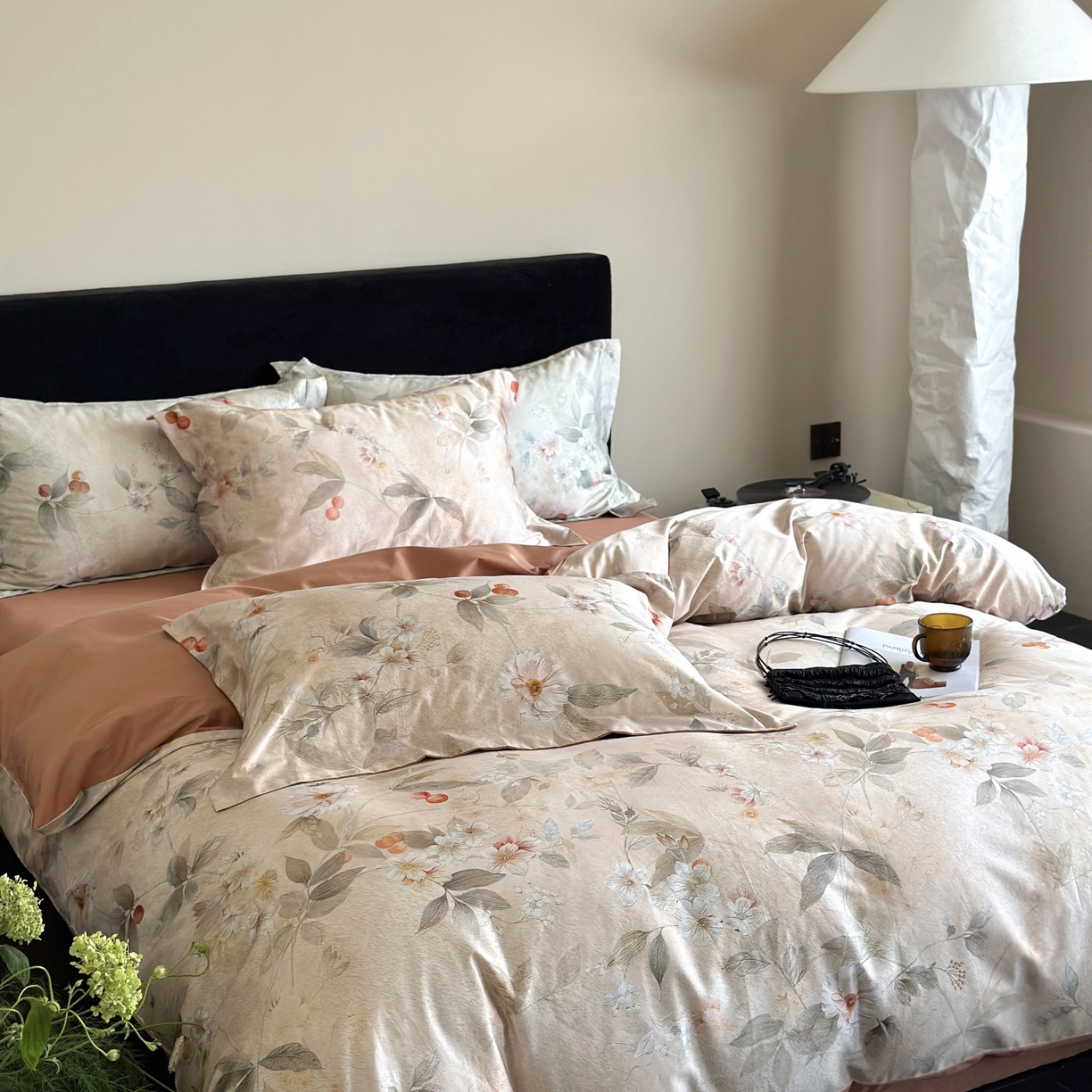 91家纺网 家纺一手货源 找家纺 鹿班家居 2025新款60S莱赛尔数码印花四件套-细雨润青（标准会员-20） 细雨润青-橘色