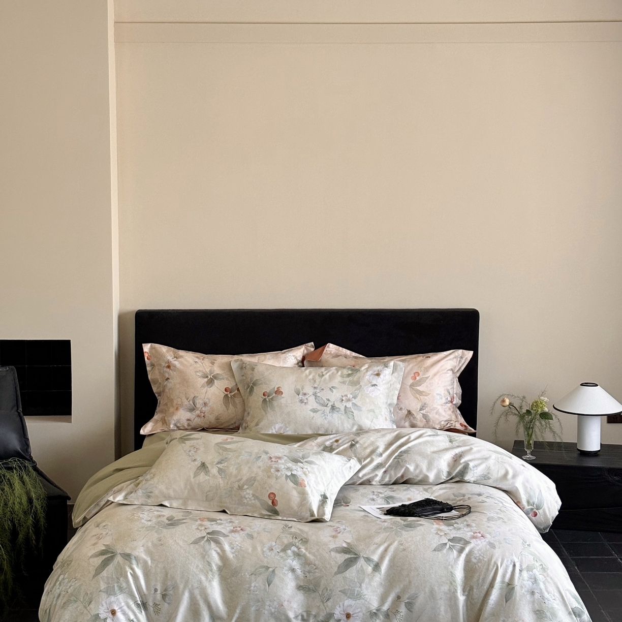 91家纺网 家纺一手货源 找家纺 鹿班家居 2025新款60S莱赛尔数码印花四件套-细雨润青（标准会员-20） 细雨润青-青色