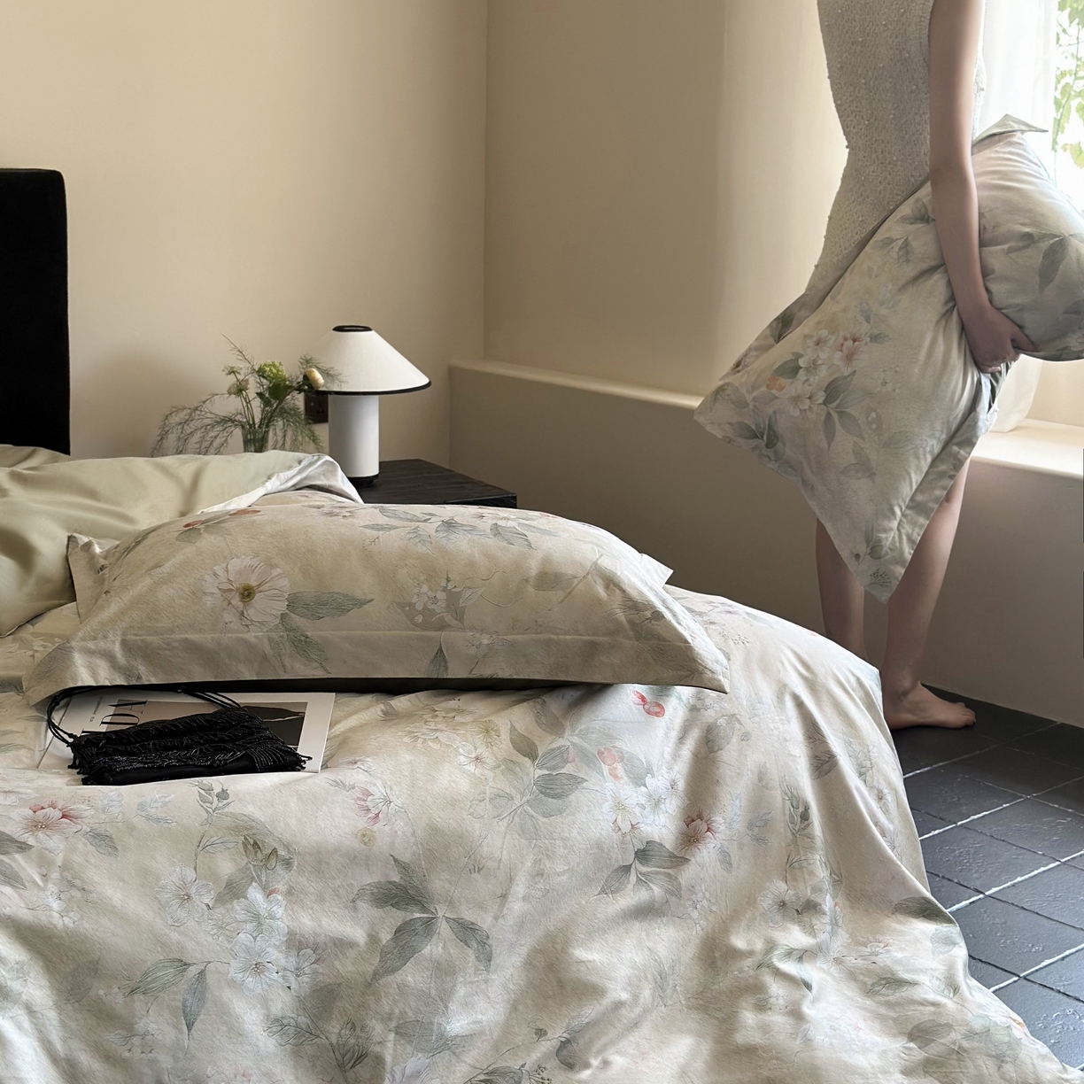 91家纺网 家纺一手货源 找家纺 鹿班家居 2025新款60S莱赛尔数码印花四件套-细雨润青（标准会员-20） 细雨润青-青色