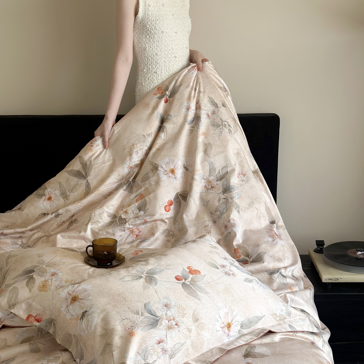 91家纺网 家纺一手货源 找家纺 鹿班家居 2025新款60S莱赛尔数码印花四件套-细雨润青（标准会员-20） 细雨润青-橘色