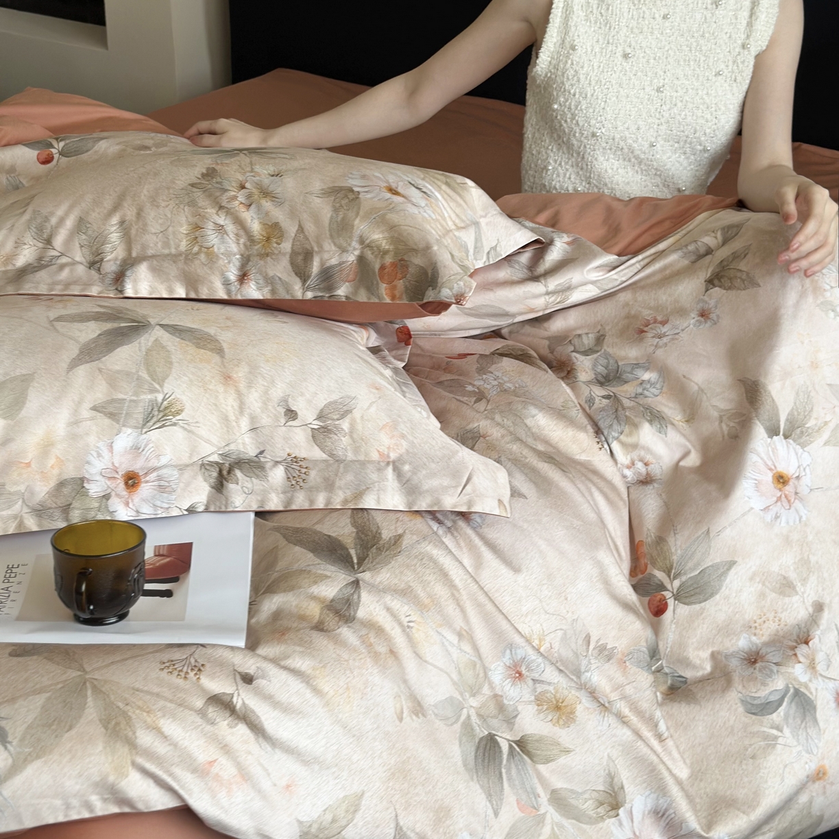 91家纺网 家纺一手货源 找家纺 鹿班家居 2025新款60S莱赛尔数码印花四件套-细雨润青（标准会员-20） 细雨润青-橘色