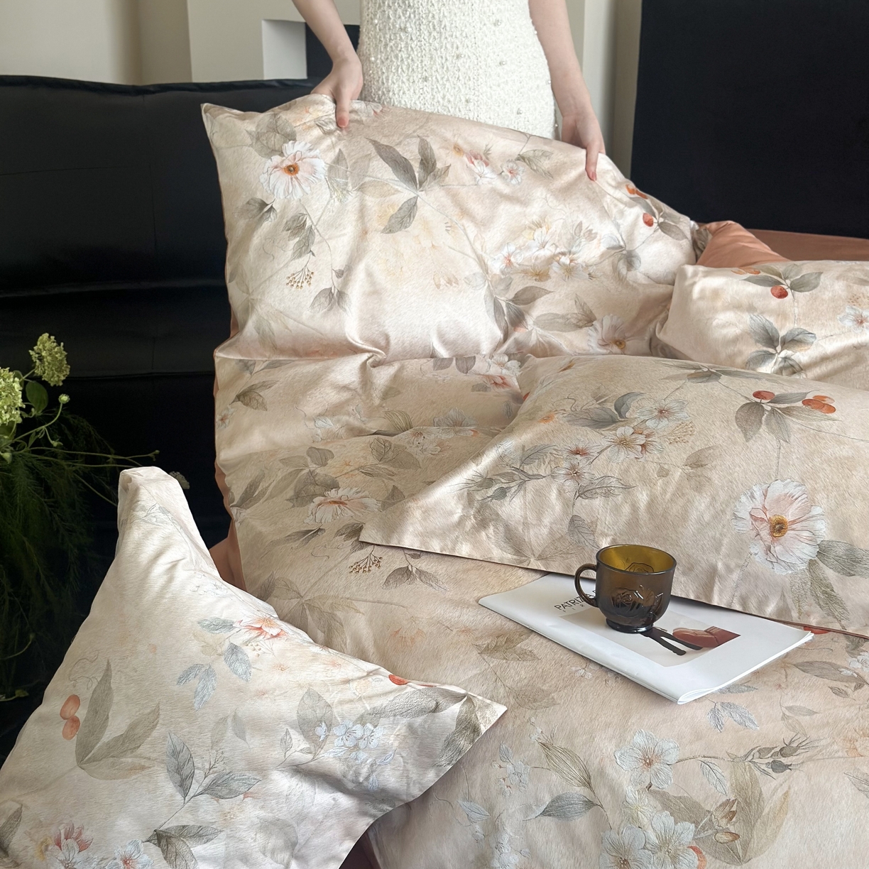 91家纺网 家纺一手货源 找家纺 鹿班家居 2025新款60S莱赛尔数码印花四件套-细雨润青（标准会员-20） 细雨润青-橘色