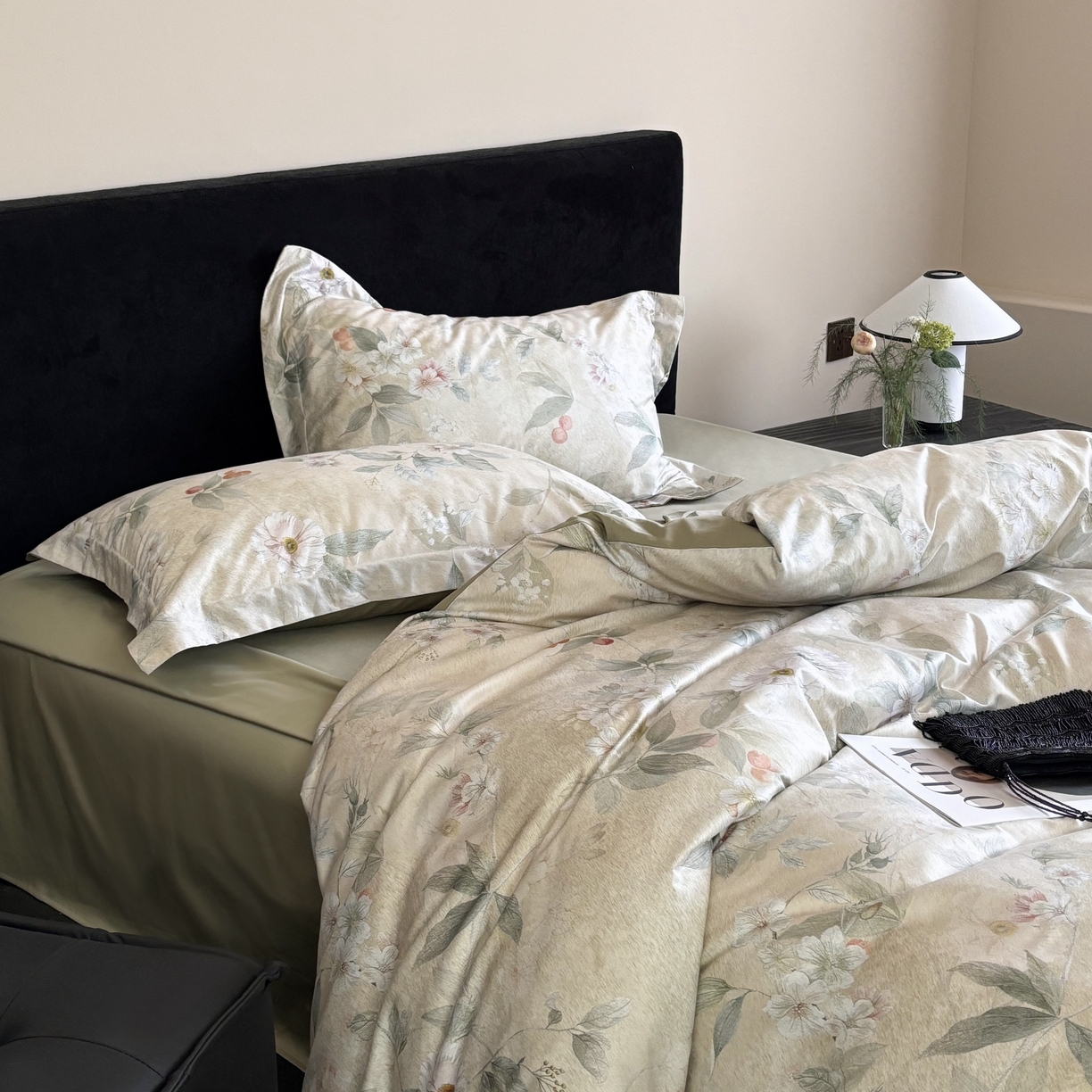 91家纺网 家纺一手货源 找家纺 鹿班家居 2025新款60S莱赛尔数码印花四件套-细雨润青（标准会员-20） 细雨润青-青色