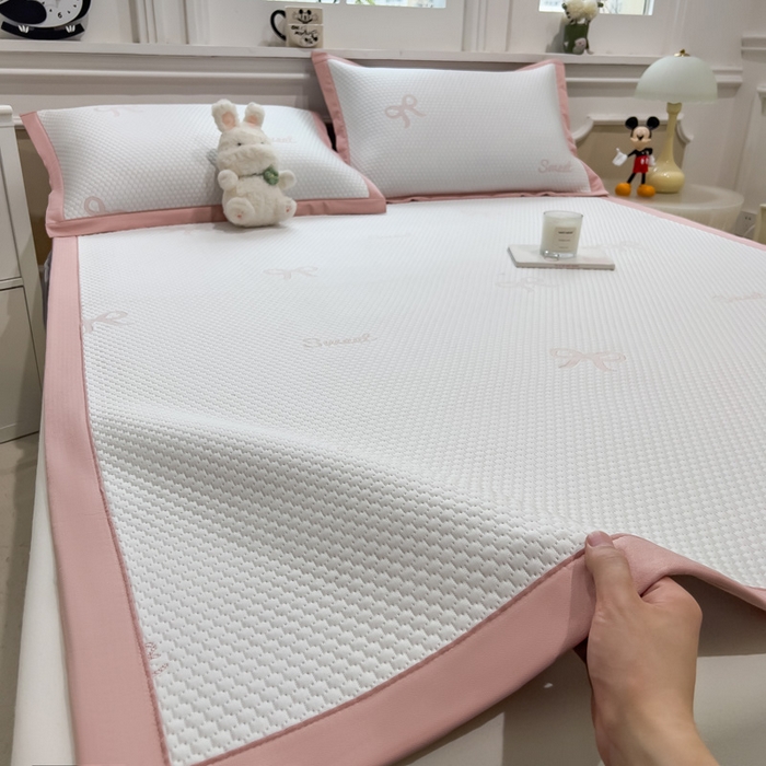 91家纺网 家纺一手货源 找家纺 席世家 2025春夏新款冰豆豆花卉卡通凉席席子 床席款-蝴蝶结-粉