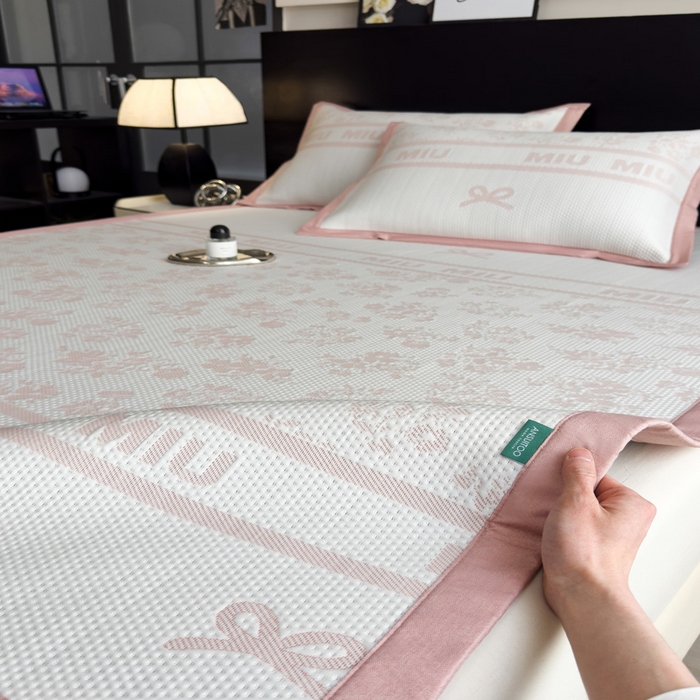 91家纺网 家纺一手货源 找家纺 席世家 2025春夏新款冰豆豆花卉卡通凉席席子 床笠款-缦莎-粉