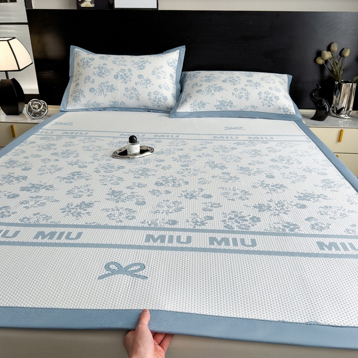 91家纺网 家纺一手货源 找家纺 席世家 2025春夏新款冰豆豆花卉卡通凉席席子 床笠款-缦莎-蓝