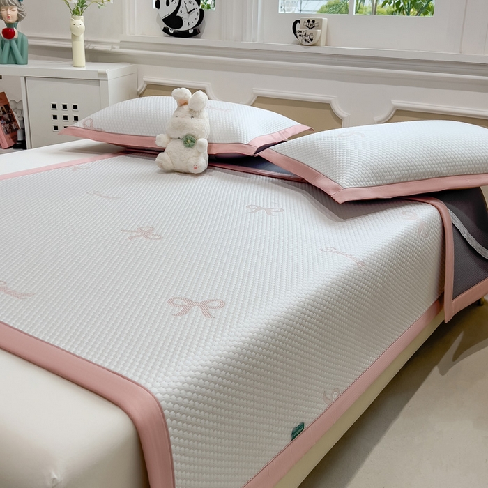 91家纺网 家纺一手货源 找家纺 席世家 2025春夏新款冰豆豆花卉卡通凉席席子 床笠款-蝴蝶结-粉