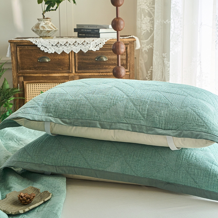 91家纺网 家纺一手货源 找家纺 棠薇家纺 2025新款纯色纱布毯棉毛巾被包边款多功能毯三层纱双层纱夹棉床盖毯子可铺可盖 纯色三角绿