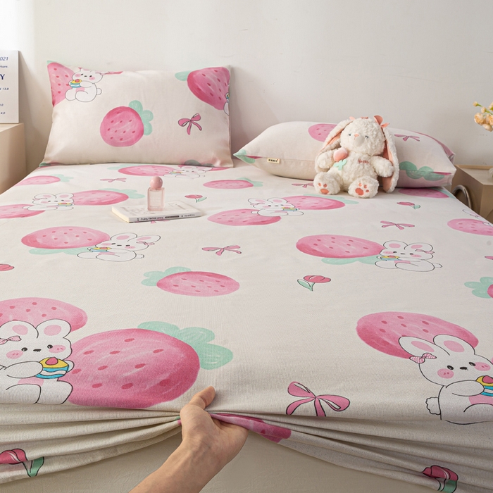 91家纺网 家纺一手货源 找家纺 米柳家纺 2025新款原棉老粗布印花床笠系列 草莓兔子 床笠款