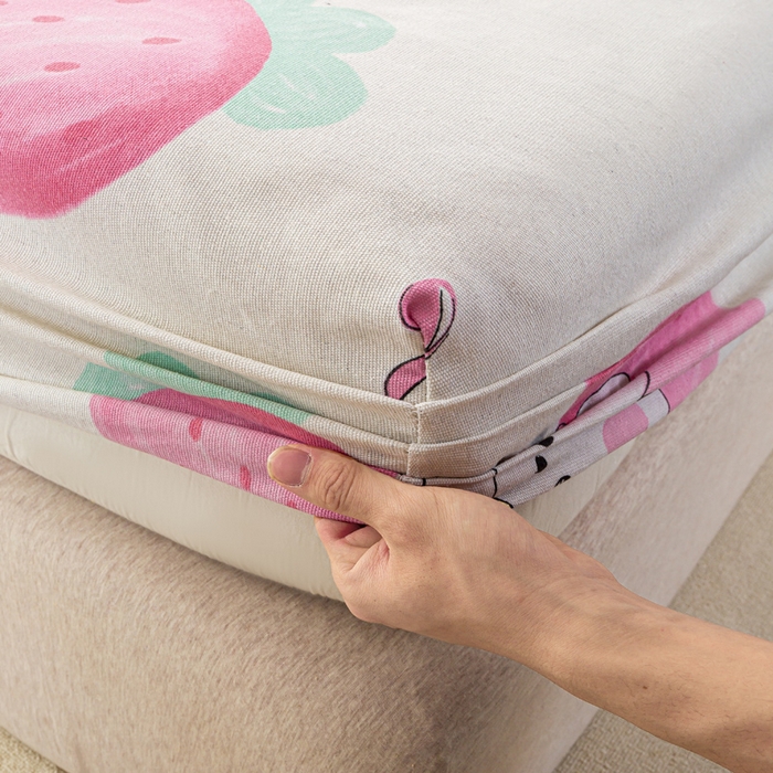 91家纺网 家纺一手货源 找家纺 米柳家纺 2025新款原棉老粗布印花床笠系列 草莓兔子 床笠款