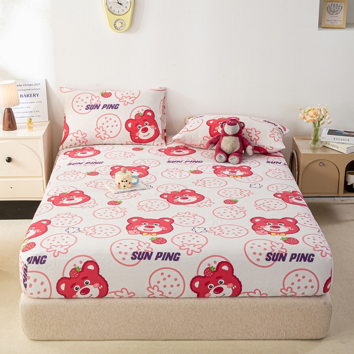 91家纺网 家纺一手货源 找家纺 米柳家纺 2025新款原棉老粗布印花床笠系列 草莓小熊床笠款