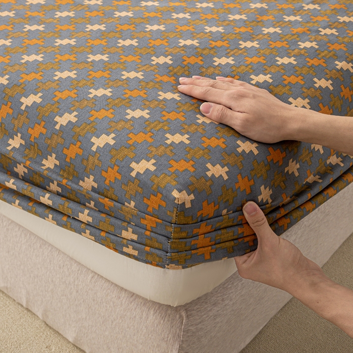 91家纺网 家纺一手货源 找家纺 米柳家纺 2025新款原棉老粗布印花床笠系列 摩尔床笠款