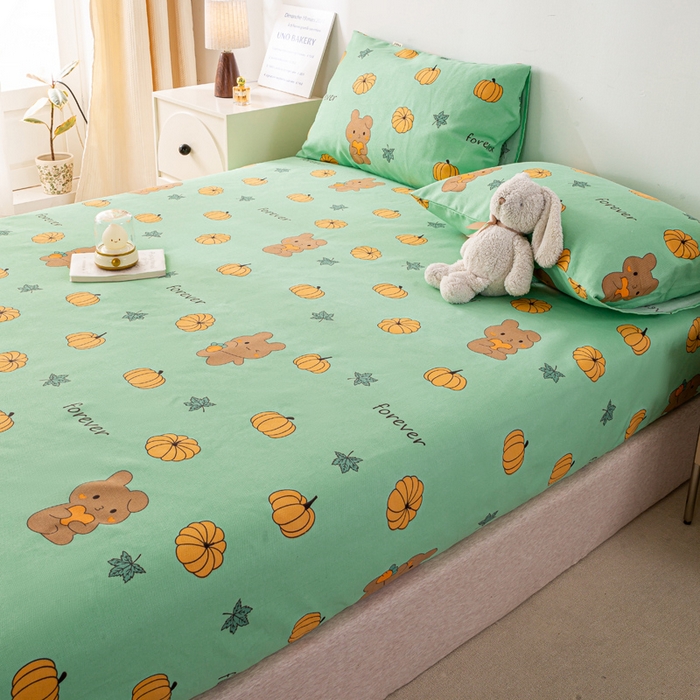 91家纺网 家纺一手货源 找家纺 米柳家纺 2025新款原棉老粗布印花床笠系列 南瓜熊床笠款