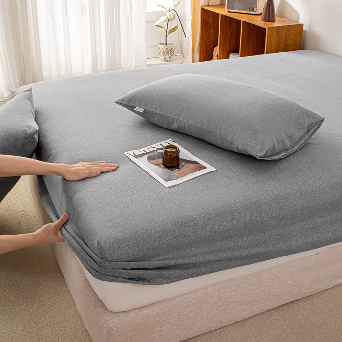 91家纺网 家纺一手货源 找家纺 米柳家纺 2025新款原棉老粗布印花床笠系列 绅士灰床笠款