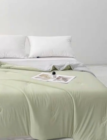 91家纺网 家纺一手货源 找家纺 欧邦 2025新款全消光冰皮凉感锦氨夏被 双拼-绿灰