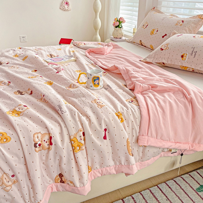 91家纺网 家纺一手货源 找家纺 富艺隆 2025新款水洗棉印花夏被 小熊甜饼