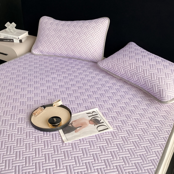 91家纺网 家纺一手货源 找家纺 欧邦 2025新款加厚纯色凉席四件套--凉席三件套 饼干花-浅紫