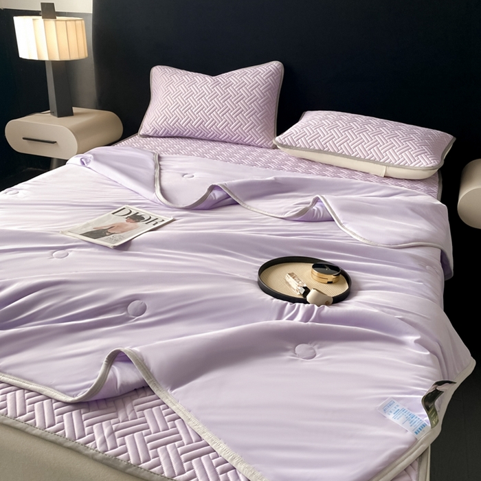 91家纺网 家纺一手货源 找家纺 欧邦 2025新款加厚纯色凉席四件套--凉席三件套 饼干花-浅紫