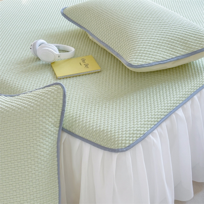 91家纺网 家纺一手货源 找家纺 丝幔家纺 2025新款A类冰豆豆花边款凉席床裙 抹茶绿