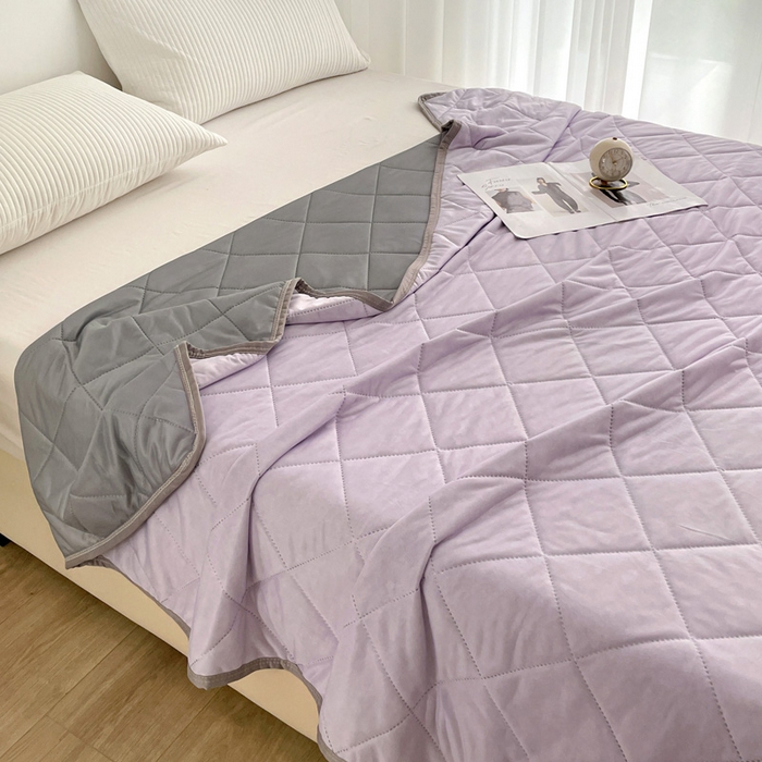 91家纺网 家纺一手货源 找家纺 富艺隆 2025新款纯色凉感丝夏被 梦幻紫