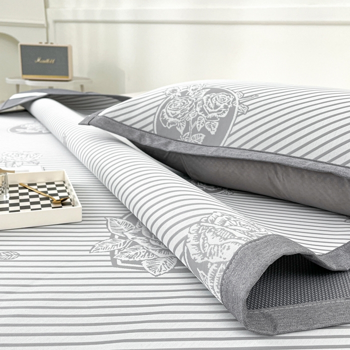 91家纺网 家纺一手货源 找家纺 子曰 2025新款高定版A类PE聚乙烯凉感凉席提花凉席 玫瑰-灰