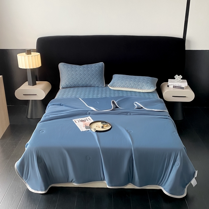 91家纺网 家纺一手货源 找家纺 欧邦 2025新款加厚纯色凉席四件套--凉席三件套 饼干花-宝蓝