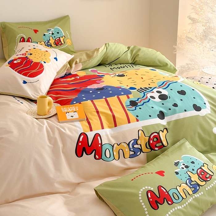 91家纺网 家纺一手货源 找家纺 2025新款全棉大版卡通数码印花纯棉四件套 欢乐家族