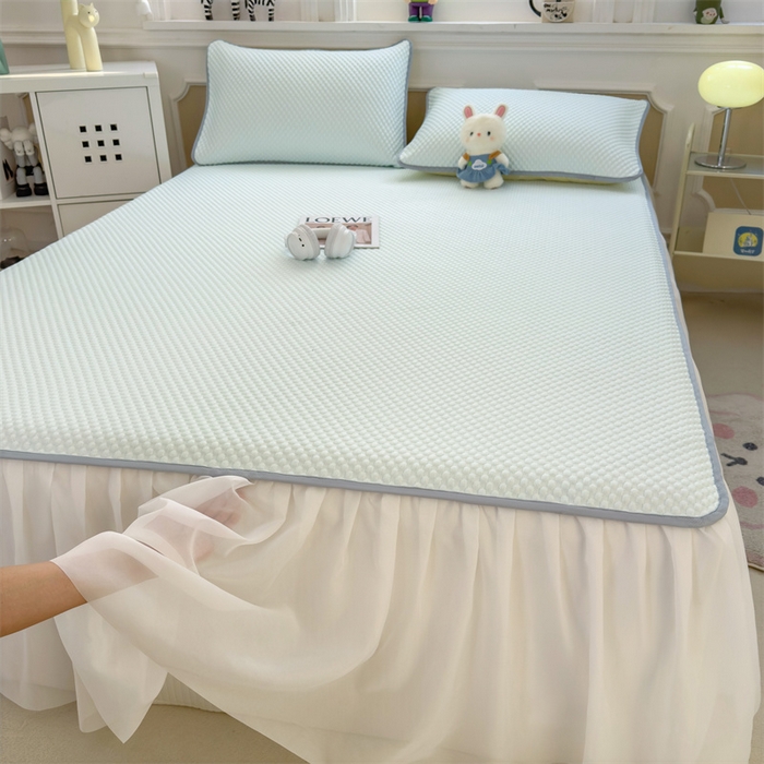 91家纺网 家纺一手货源 找家纺 丝幔家纺 2025新款A类冰豆豆花边款凉席床裙 海洋蓝