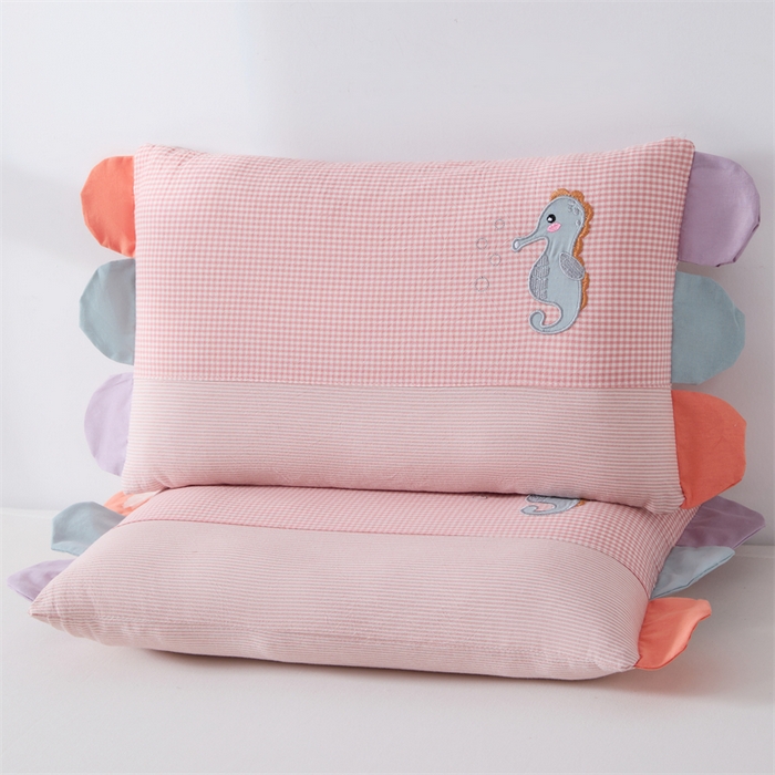 91家纺网 家纺一手货源 找家纺 大熊枕芯  2025新款贴布绣全棉水洗棉儿童荞麦枕 贴布绣-海马（枕套+荞麦壳内胆30*50cm）