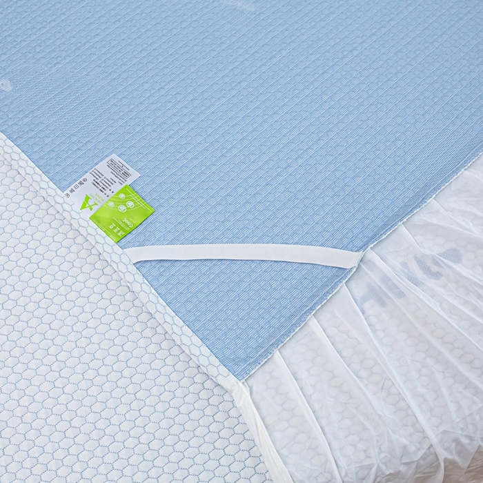 91家纺网 家纺一手货源 找家纺 春寻家纺 2025新款凉豆豆冰丝凉席席子-床裙款 卡皮巴拉-蓝