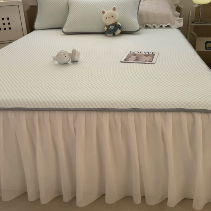 91家纺网 家纺一手货源 找家纺 丝幔家纺 2025新款A类冰豆豆花边款凉席床裙 绅士灰