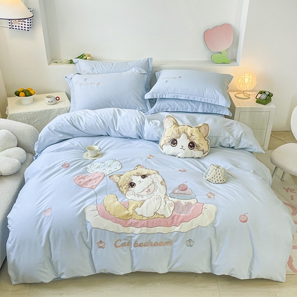 91家纺网 家纺一手货源 找家纺 （总）金绣美居 2025全棉大版卡通贴布绣 春夏新款四件套-布偶猫