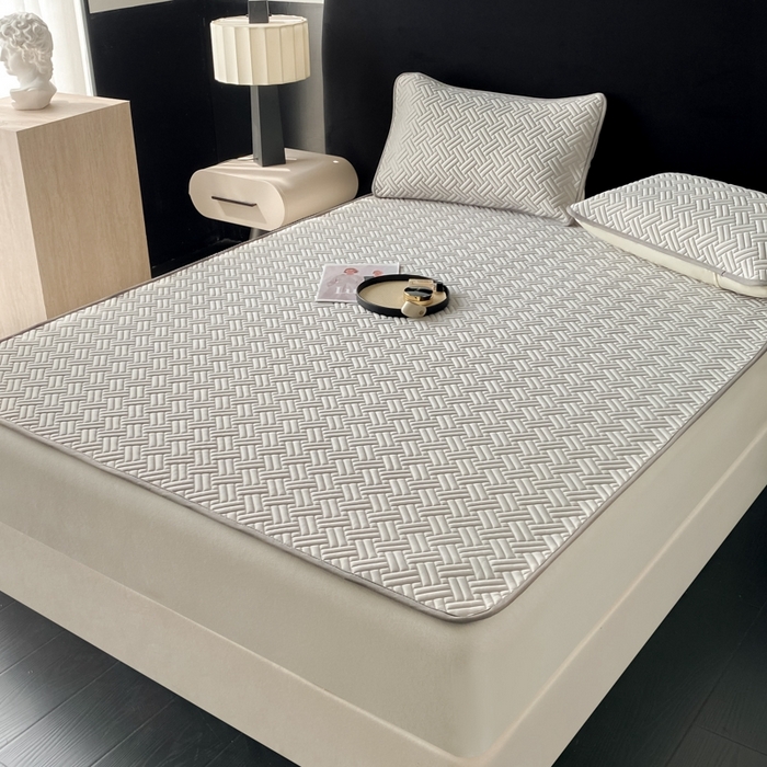 91家纺网 家纺一手货源 找家纺 欧邦 2025新款加厚纯色凉席四件套--凉席三件套 饼干花-浅灰