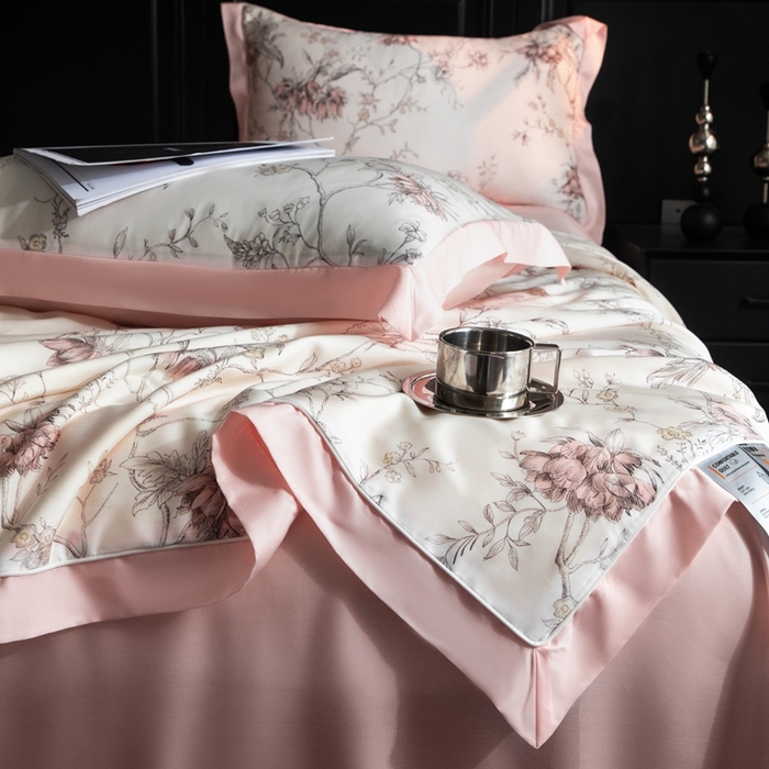 91家纺网 家纺一手货源 找家纺 金喜 2025新款天丝夏被夏凉被薄被子套件数码印花夏被四件套 陌言盛夏