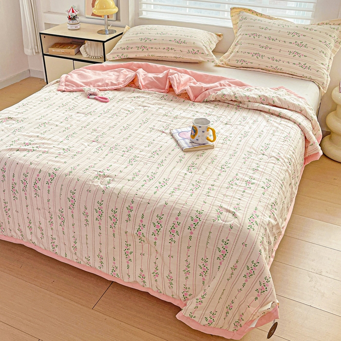 91家纺网 家纺一手货源 找家纺 富艺隆 2025新款水洗棉印花夏被 心跳回声