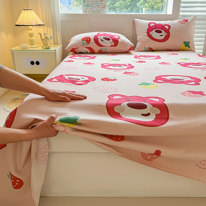 91家纺网 家纺一手货源 找家纺 晓时候 2025原棉老粗布床单凉席三件套软凉席子单床单 草莓熊