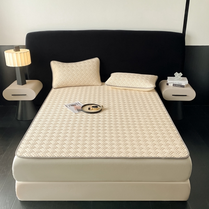 91家纺网 家纺一手货源 找家纺 欧邦 2025新款加厚纯色凉席四件套--凉席三件套 饼干花-米杏