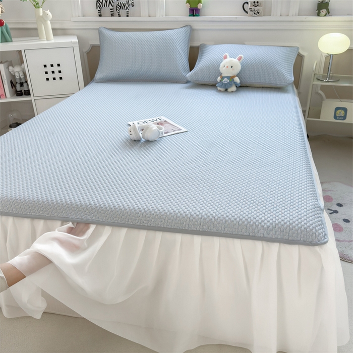 91家纺网 家纺一手货源 找家纺 丝幔家纺 2025新款A类冰豆豆花边款凉席床裙 绅士灰