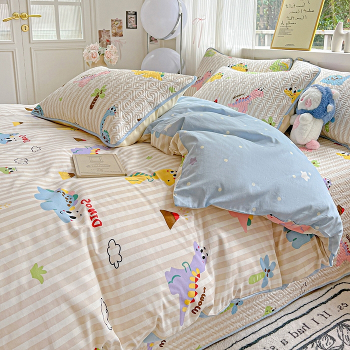 91家纺网 家纺一手货源 找家纺 羽爱家纺 2025新款A类双面全棉印花床盖套件 动漫恐龙