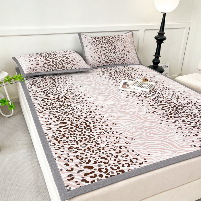 91家纺网 家纺一手货源 找家纺 子曰 2025新款高定版A类PE聚乙烯凉感凉席提花凉席 魅野-粉